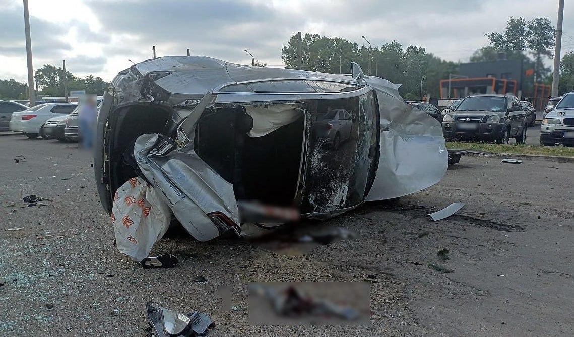 ДТП у Полтаві: авто розтрощило сім машин і постраждали люди