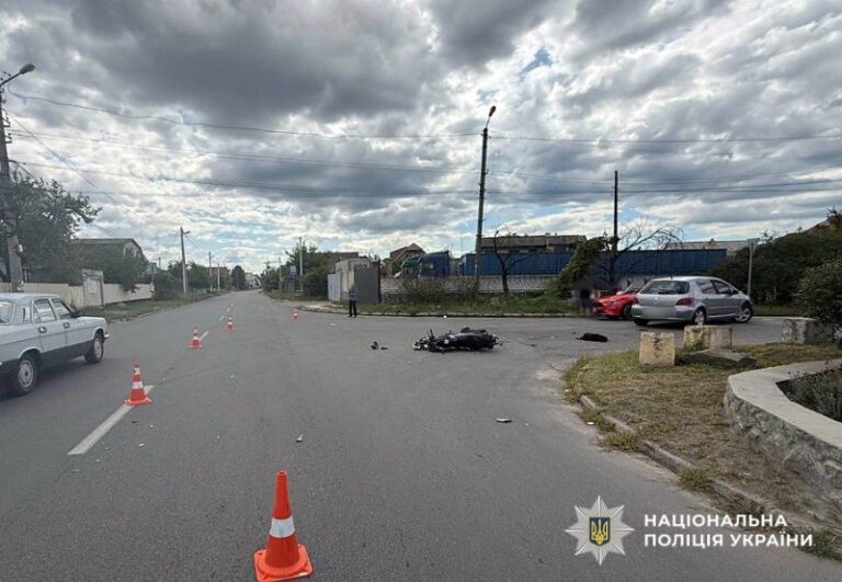 У Кременчуці мотоцикліст постраждав у потрійній аварії
