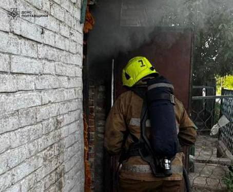 У Козельщині горів будинок: майно знищене