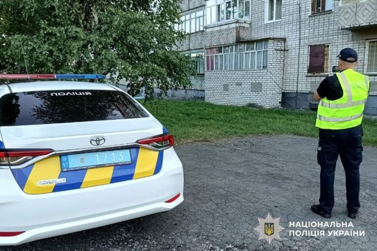 Трагедія у Кременчуці: жінка загинула, випавши з вікна