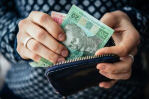 Мінімальна зарплата в Україні в 2026 році: нова сума