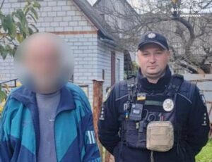 Патрульні допомогли додому заблукалому дідусеві у Кременчуці