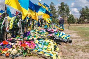 Масштабне огородження Затуринського кладовища у Полтаві