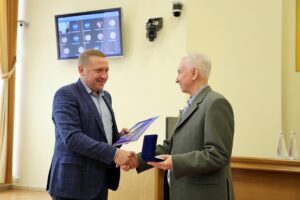 Миколу Литвинка відзначили почесним знаком у Кременчуці