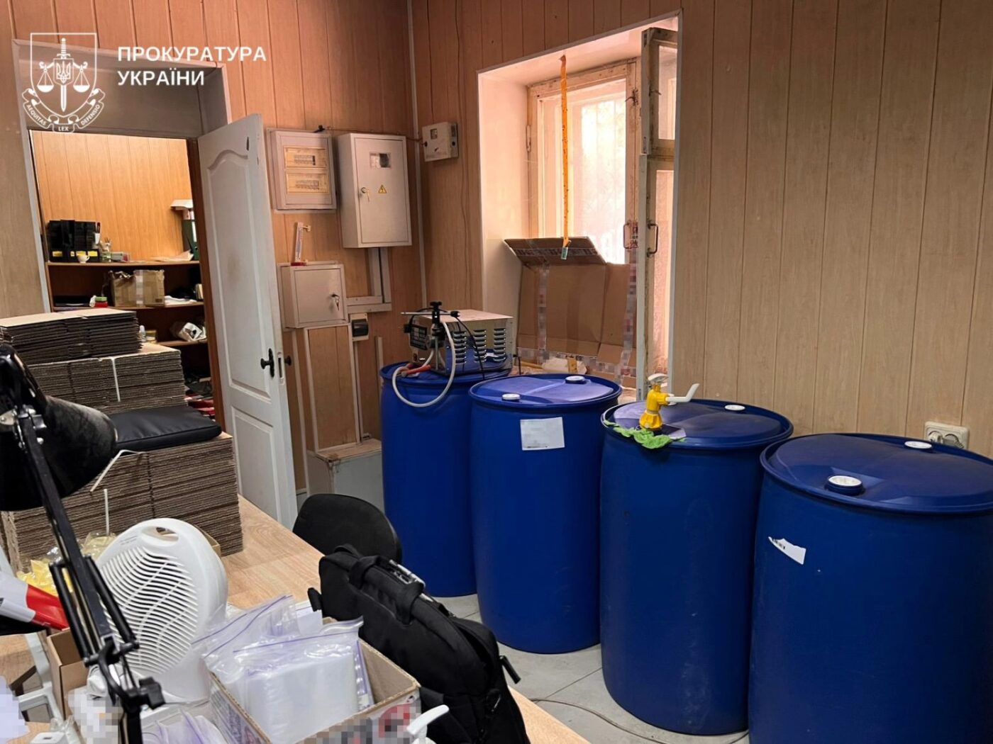 Судитимуть мешканців Полтави за незаконне виробництво рідин для вейпів