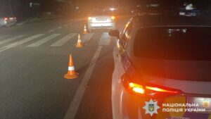 Дитина потрапила під колеса авто у Полтаві