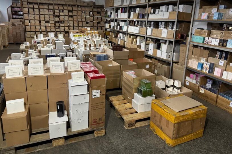 Схему продажу підроблених парфумів розкрили у Полтаві
