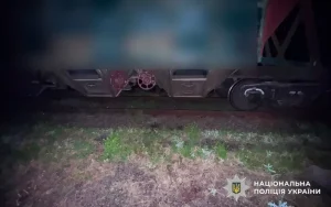 Трагедія в Кременчуці: струм уразив двох підлітків на вагоні